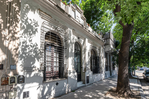 Excelente Casa - Venta - 5 Ambientes - Suite - Terraza - Patio - Parrilla - Chacarita