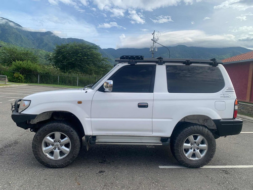 Imagen 5 de 14 de Toyota Prado Meru