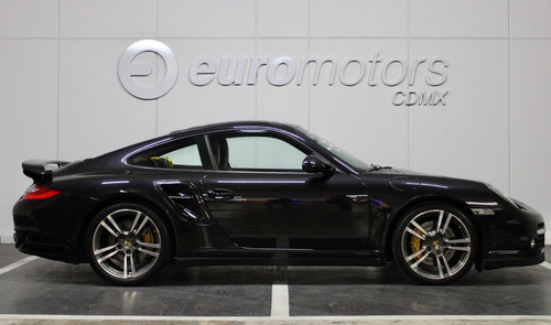 Imagen 6 de 12 de Porsche Turbo 2011