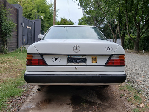 Mercedes-Benz 230 2.3 E