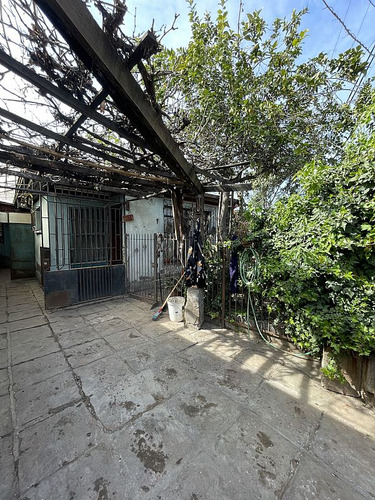 Oportunidad De Inversión Casa Amplia Con Local Comercial.