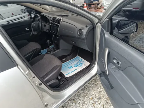 Renault Logan 1.6 Privilege / Intens
