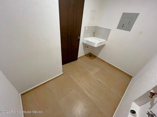 Condominio Inspira Zibata Casa Ubicada En Esquina De 223 M2 Con 3 Recamaras Y Con Cuarto De Servicio Qh745*25