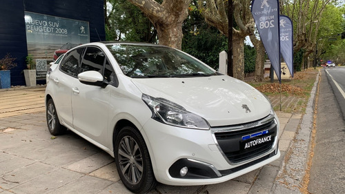 Peugeot 208 Feline Tiptronic