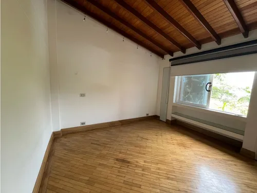 Casa Poblado-san Lucas 366mt2-4 Alcobas + Estudio-exclusiva Unidad