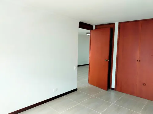 Arriendo De Apartaestudio En Altos Del Poblado, Poblado