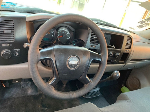 Imagen 7 de 12 de Chevrolet Silverado 2013 6.0 3500 Chasis Cabina Wt Aa Mt