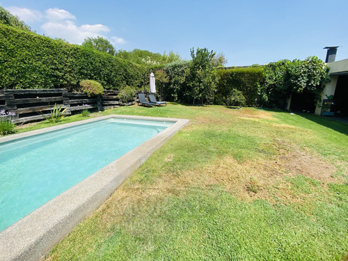 Hermosa Casa 4d 3b + Servicio Gran Jardín Formado Piscina