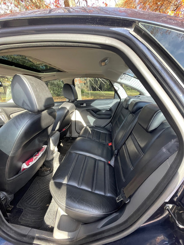 Vendo Ford Focus Ghia Exe 2010 Línea Full Muy Bien Conserva