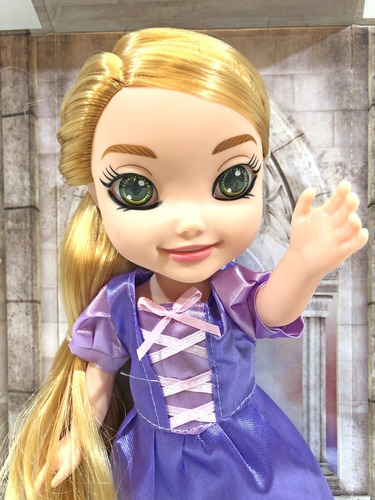 Princesa Rapunzel 26 Cm De Alto Princesas Ojos Tipo Reales