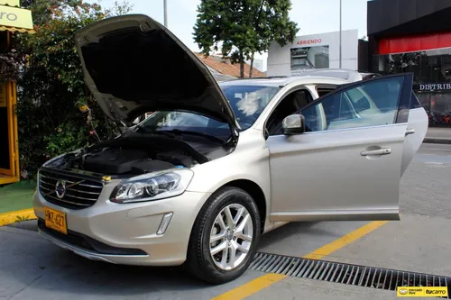 Volvo XC60 2.0 T5 Momentum
