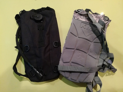 Camelback De 2.5 Litros De Color Negro Y Verde Militar
