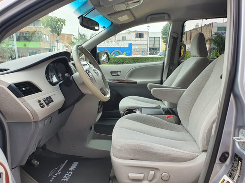 Imagen 12 de 15 de Toyota Sienna Xle 2013