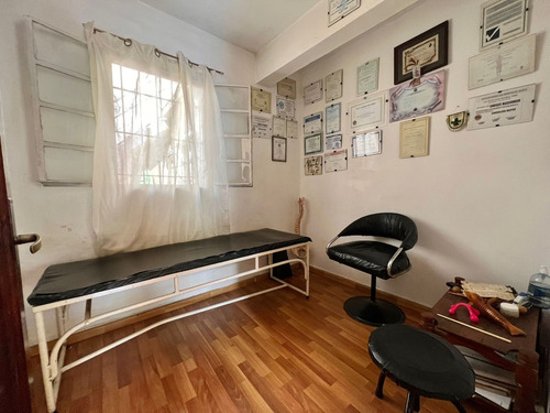 Se Vende Casa 3 Dormitorios, Parrillero, Garaje - Buceo