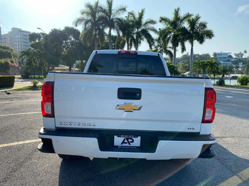 Imagen 6 de 15 de Chevrolet Cheyenne 2017 5.4 2500 Doble Cab Ltz 4x4 At
