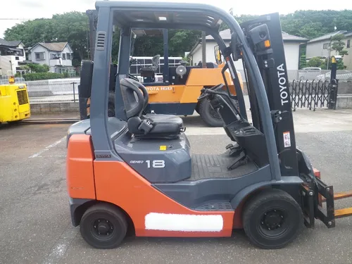 Autoelevador Toyota 1800k Torre Doble 3mtrs Nafta