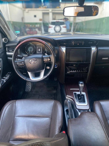Toyota Hilux Sw4 2.7 Srv 7 Lugares 4x2 16v Flex 4p