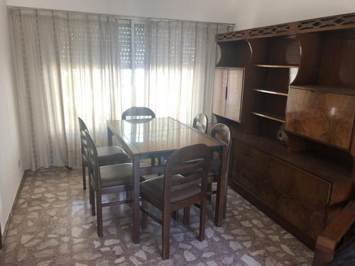Imagen 4 de 30 de Chalet Clasico Con Local - Castelar Sur - Proximo A Estacion Castelar Y Moron - Venta