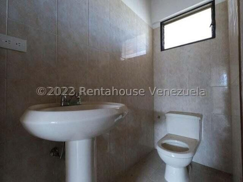 Erika Armeya Vende, Casa En La Urbanizacion Parque Choroni, Avenida Intercomunal De Cabudare Flex 25-4180
