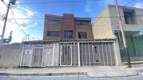  José López Vende Espaciosa  Casa De Multiples Niveles, Con Local Y Anexo Y Mas En  Zona Oeste Barquisimeto  Lara, Venezuela.    7 Dormitorios  4 Baños  309 M² 