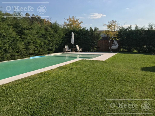 Imagen 3 de 15 de Casa En Venta En Una Planta, De Cuatro Ambientes Con Piscina En Fincas De Iraola Ii