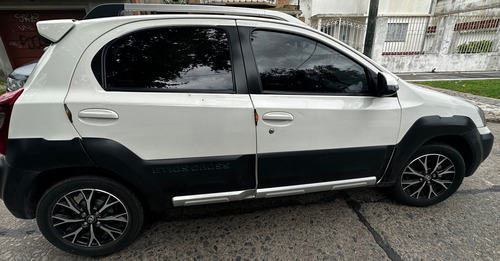 Toyota Etios 1.5 Cross