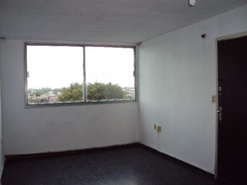 Apartamento En Alquiler De 2 Dormitorios En Malvín Norte