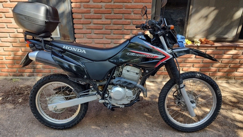Imagen 2 de 25 de Moto Honda Tornado Xr 250 2016 7300 Km Impecable Original !!