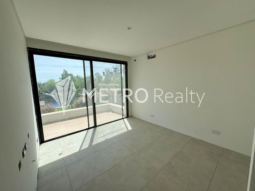 Casa En Haras De Santa María, Barrio Los Eucaliptos, Lote 30
