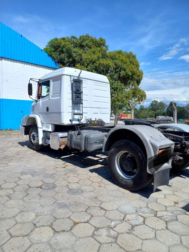 Imagem 3 de 9 de M Benz 1634 4x2 2011/2011