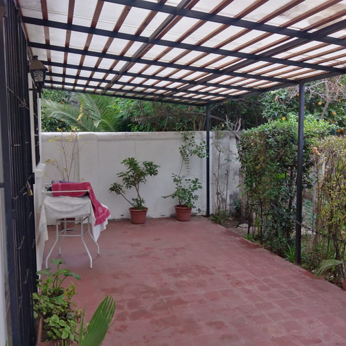 Casa En Venta De 3 Dorm.mas Salita, Posible Dorm En La Reina