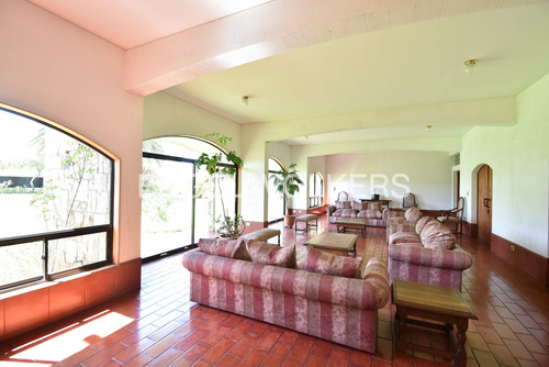 Venta De Departamento En La Avenida Del Mar