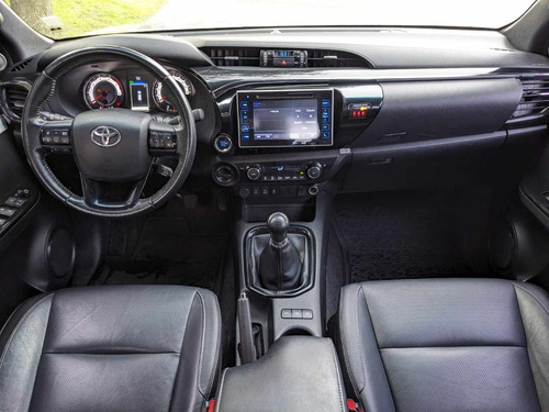 Toyota Hilux 2.8 Cd Srx 177cv 4x4