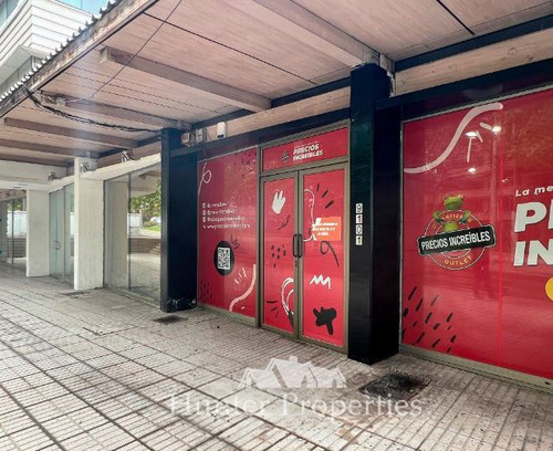 Local Habilitado A Un Costado De Alto Las Condes