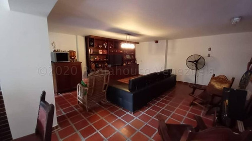 Imagen 6 de 15 de Casa En Venta En Calle Cerrada
