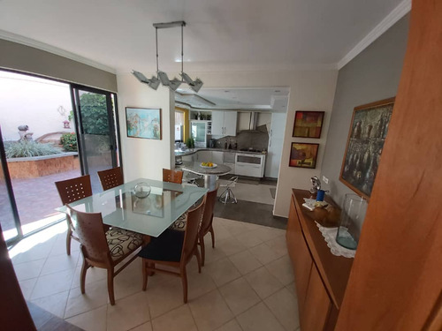 En Venta Town House Amoblado En Mañongo (al)