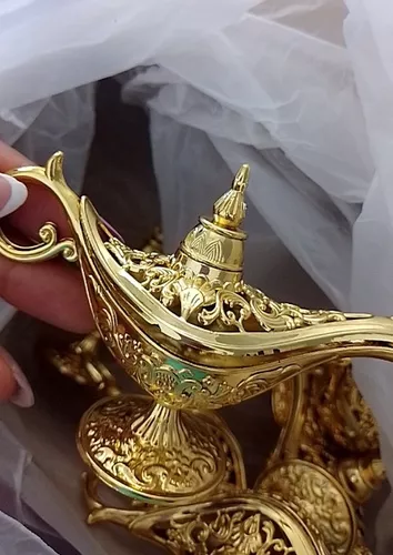 Lampada Do Genio Magica De Plástico Dourada Aladim na Cia das Festas
