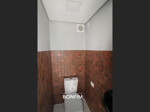 Imagem 8 de 9 de Ponto Comercial Para Alugar Com 295m² Por R$ 4.000,00 No Bairro Novo Mundo - Curitiba / Pr - Pc0001