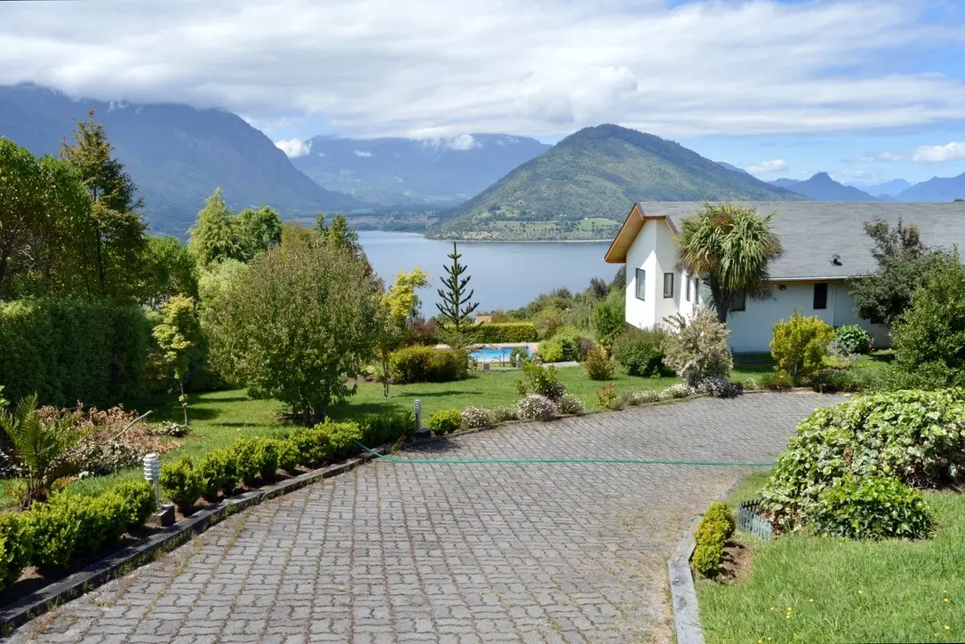 Imagen 5 de 22 de Espectacular Casa Con Vista Panorámica Al Lago Ranco