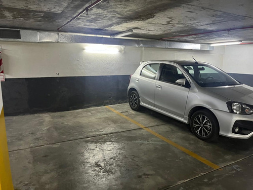 Depto Venta 2 Amb Almagro Con Balcón Y Cochera