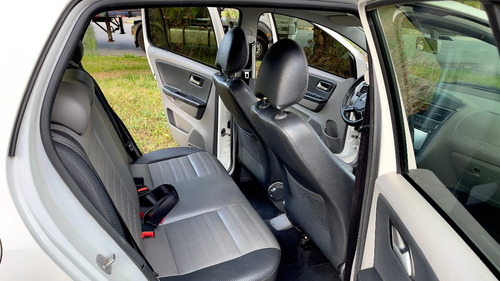 Vw Fox Highline 15/16 1.6 16v Único Dono Completo + Teto