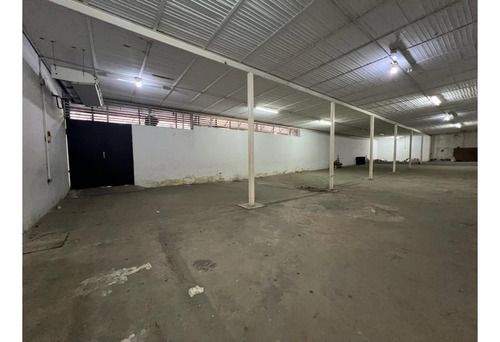 Se Vende Local Av. Bolivar Norte