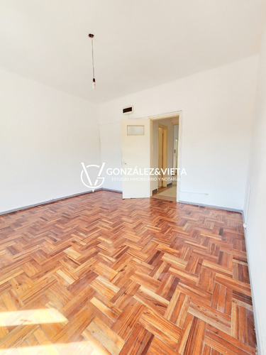 Apartamento De Un Dormitprio Sobre Bv. José Batlle Y Ordóñez, La Blanqueada