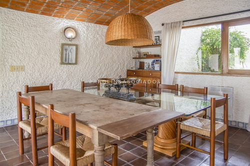 Hermosa Casa En Venta, Zona Península-punta Del Este