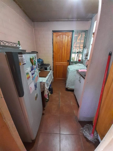 Casa Remodelada, Entreda De Auto Y Ante Jardin.