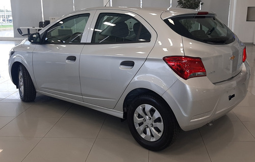Imagen 3 de 20 de Chevrolet Onix 1.4 Joy 5 Puertas Base 2023