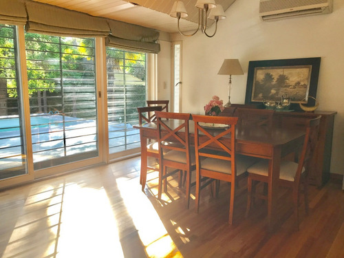 Imagen 5 de 17 de La Rosa Al 1100, Casa En Dos Plantas Sobre Gran Lote