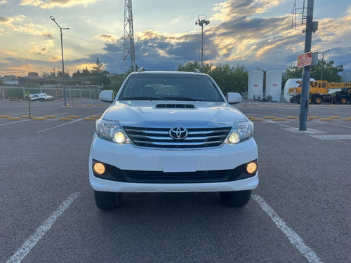 Imagen 7 de 16 de Toyota Hilux Sw4 Tdi Srv 4x4 ¡oportunidad!