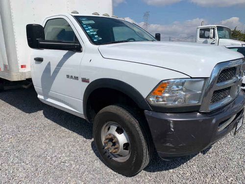 Imagen 2 de 15 de Ram Ram 4000 2016 2p Chasis Cabina Pl V8/5.7 Man 4x2