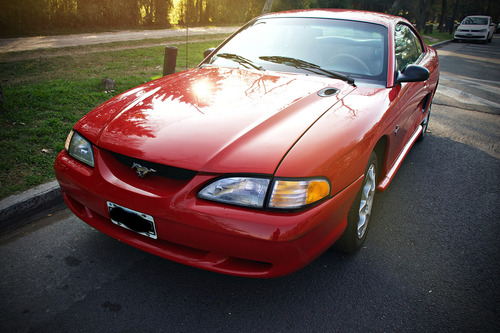 Ford Mustang Rojo V. 5 Único Dueño, Vende